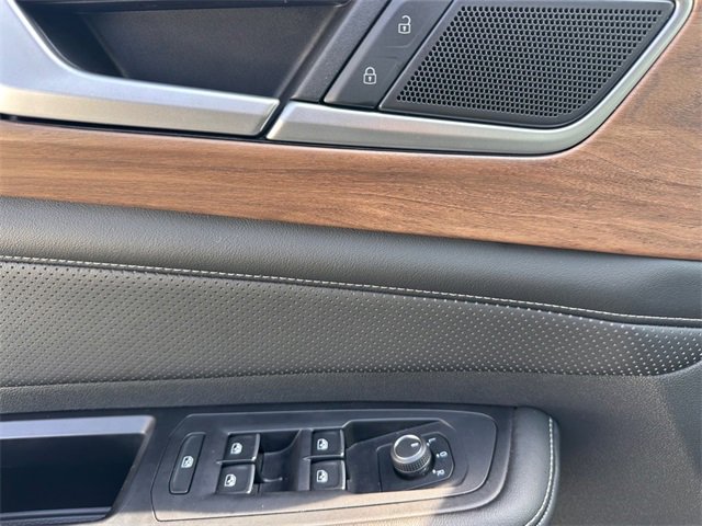 Used 2024 Volkswagen Atlas SE w/ Black Wheel Package image 16