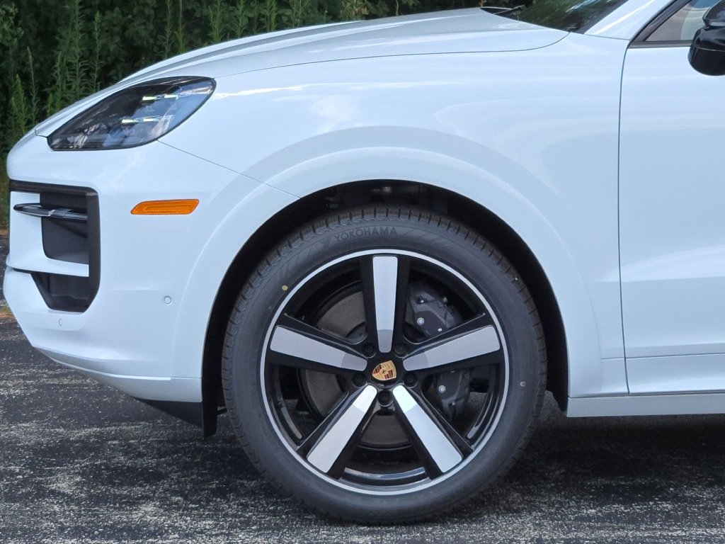 New 2026 Porsche Cayenne Coupe image 12
