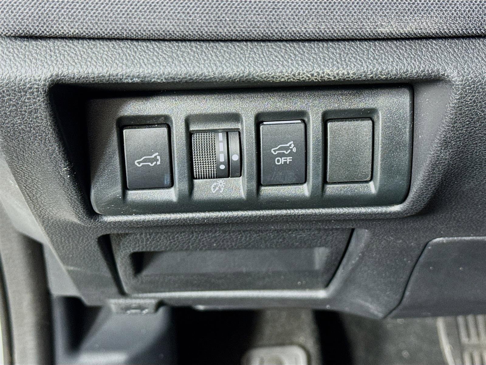 Used 2022 Subaru Outback Premium image 11