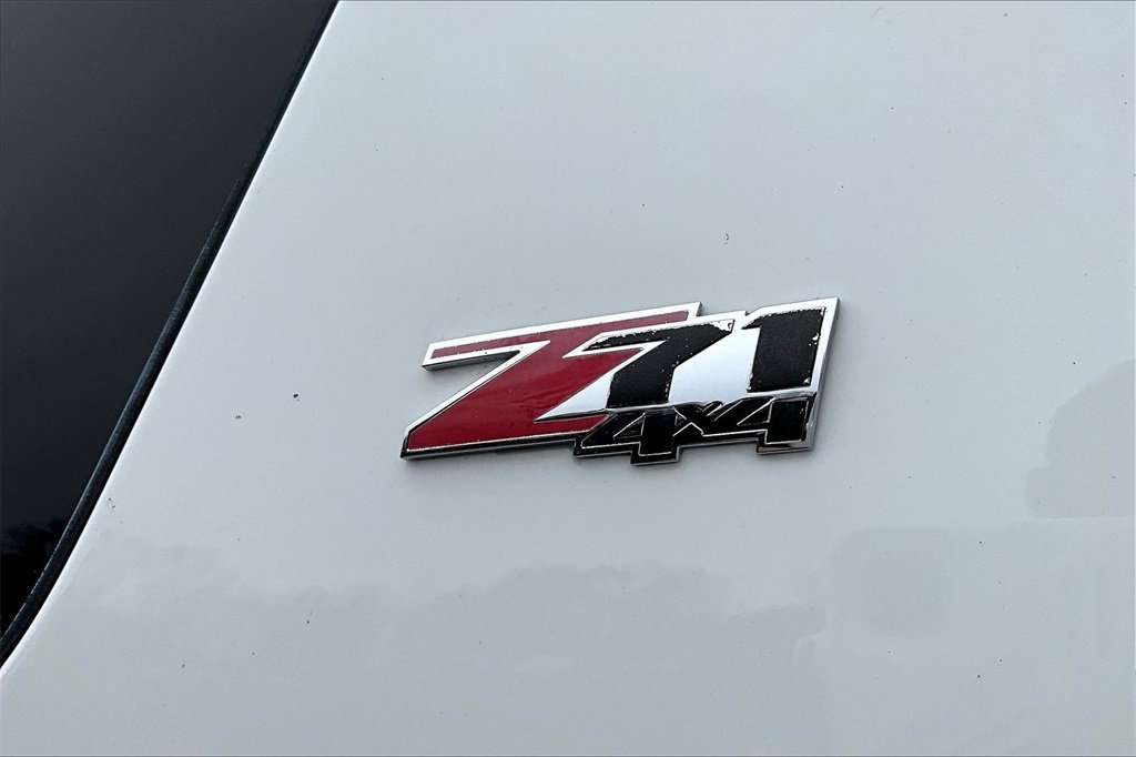 Used 2013 Chevrolet Suburban LT image 8