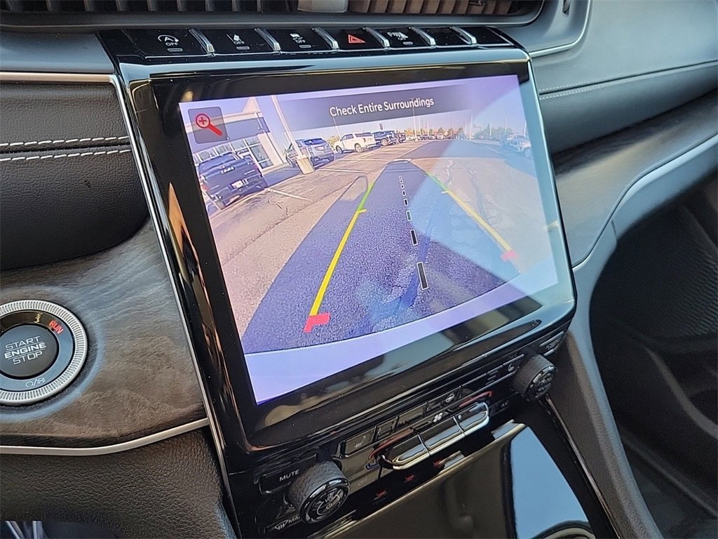 Used 2023 Jeep Grand Cherokee Limited image 26