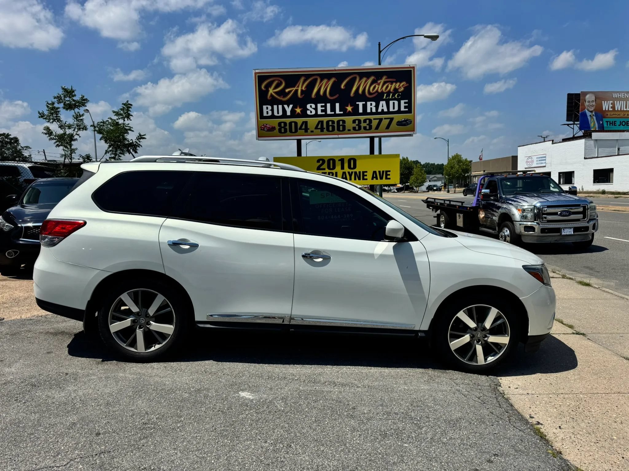 Used 2014 Nissan Pathfinder Platinum w/ Platinum Premium Package AWD/4WD image 2