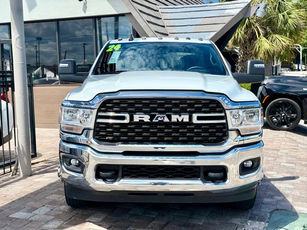 Used 2024 RAM 3500 Big Horn AWD/4WD image 4