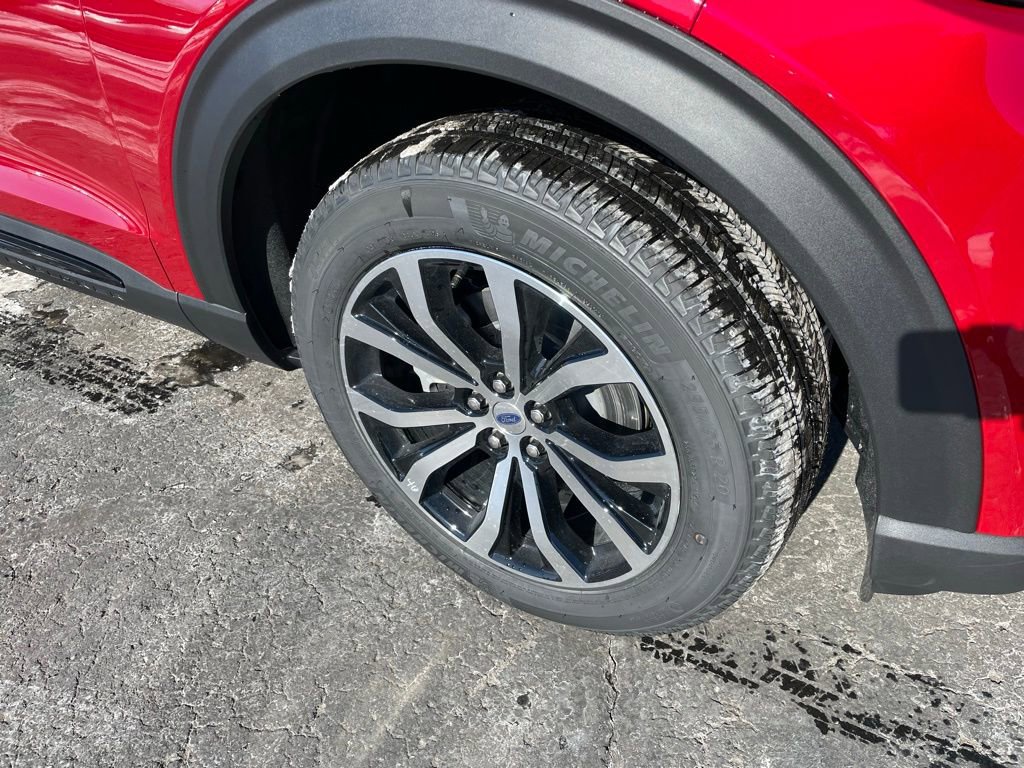 New 2026 Ford Explorer ST-Line AWD/4WD image 3