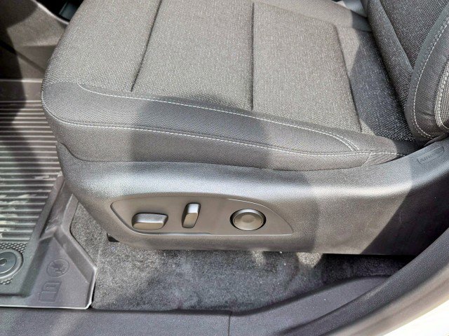 New 2026 Chevrolet Traverse LT w/ Driver Confidence Package image 14