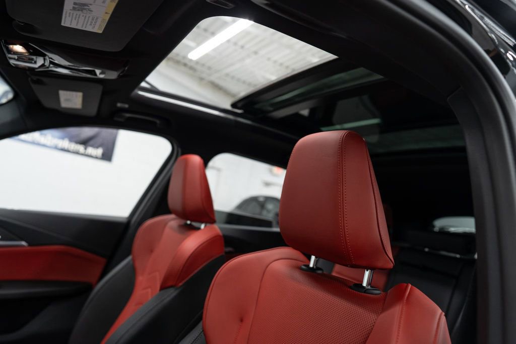 Used 2024 BMW X1 w/ M Sport Line w/ Premium Package image 8