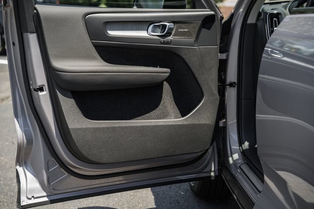 New 2026 Volvo XC40 B5 Plus w/ Climate Package AWD/4WD image 39