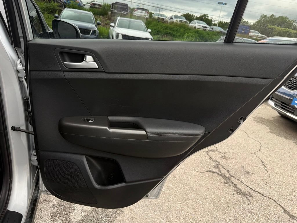 Used 2020 Kia Sportage LX AWD/4WD image 18