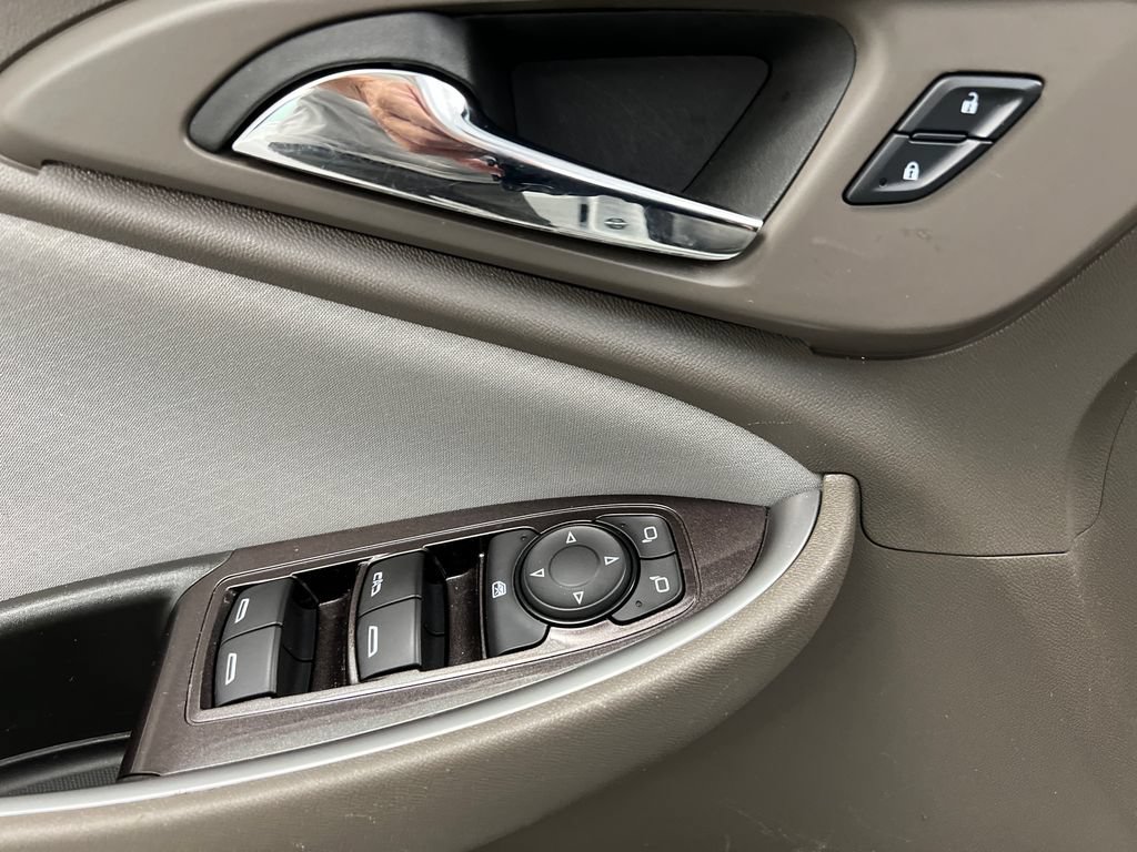 Used 2025 Chevrolet Malibu LT FWD image 15