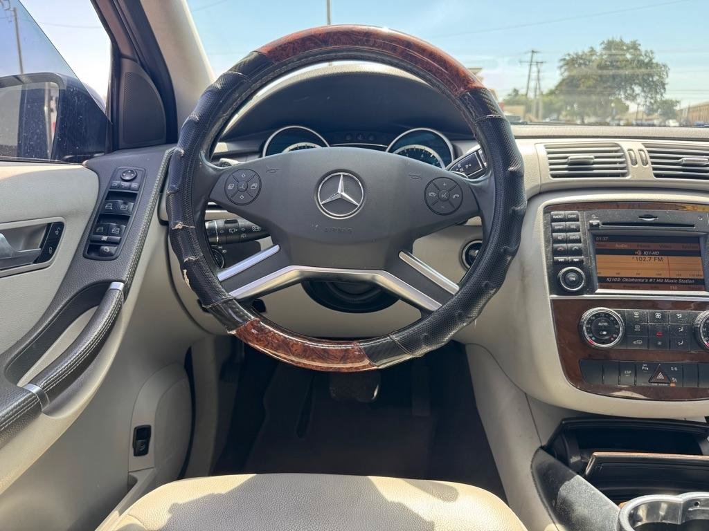 Used 2011 Mercedes-Benz R 350 4MATIC image 16