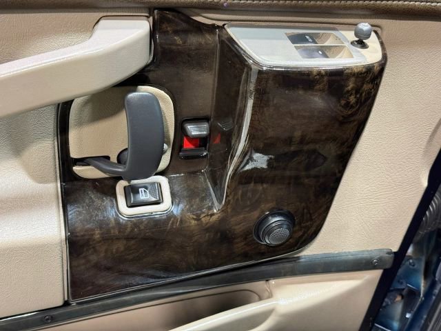 Used 2017 Chevrolet Express 2500 RWD image 11