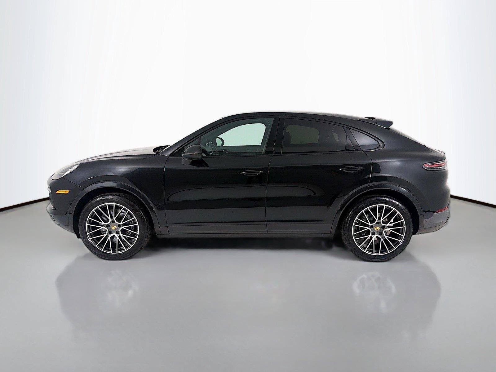 Certified 2023 Porsche Cayenne Coupe AWD/4WD image 2