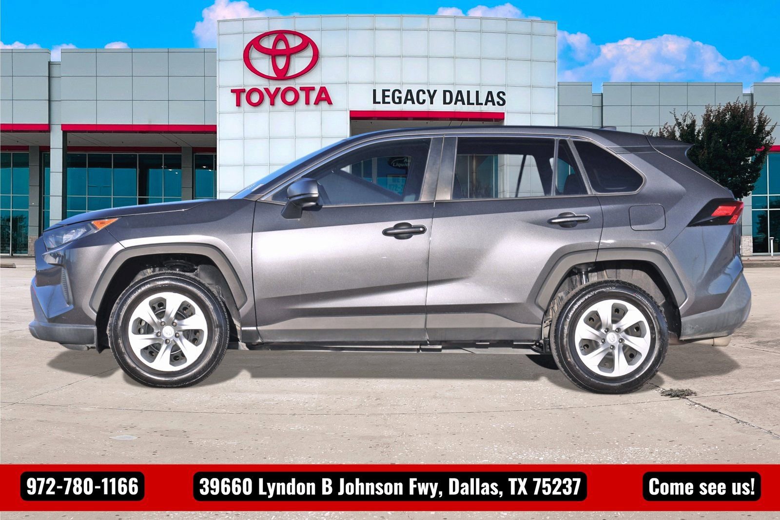 Used 2022 Toyota RAV4 LE image 7