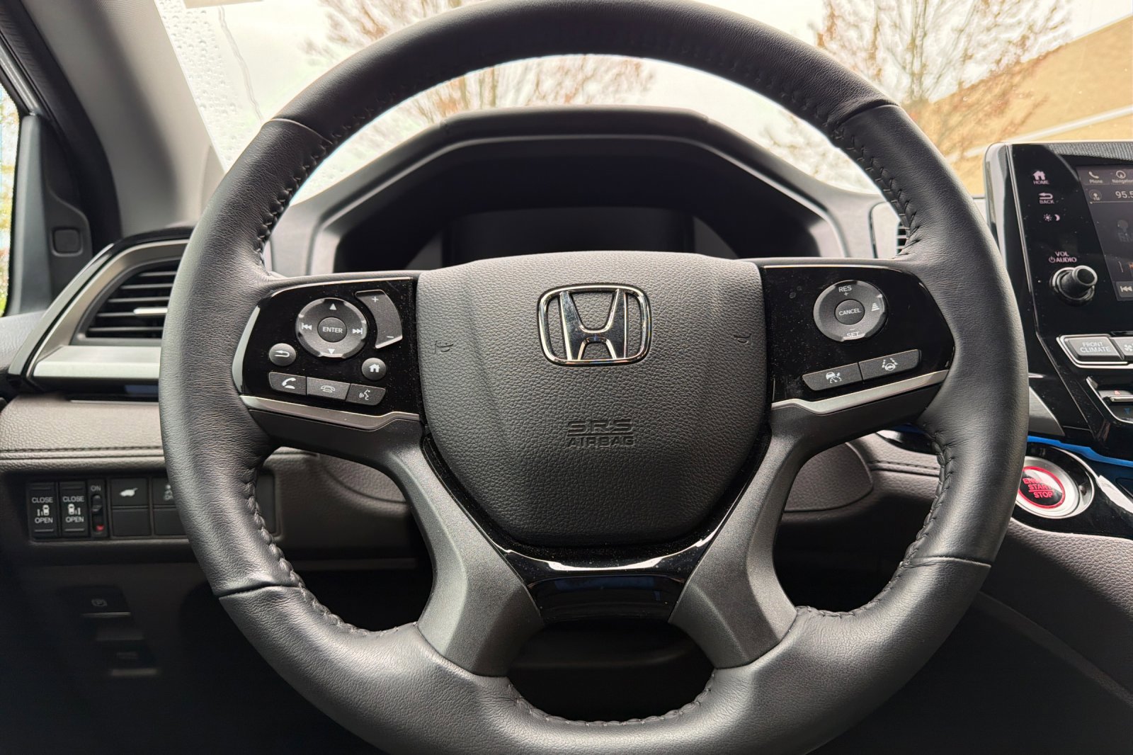 Used 2024 Honda Odyssey Touring image 25