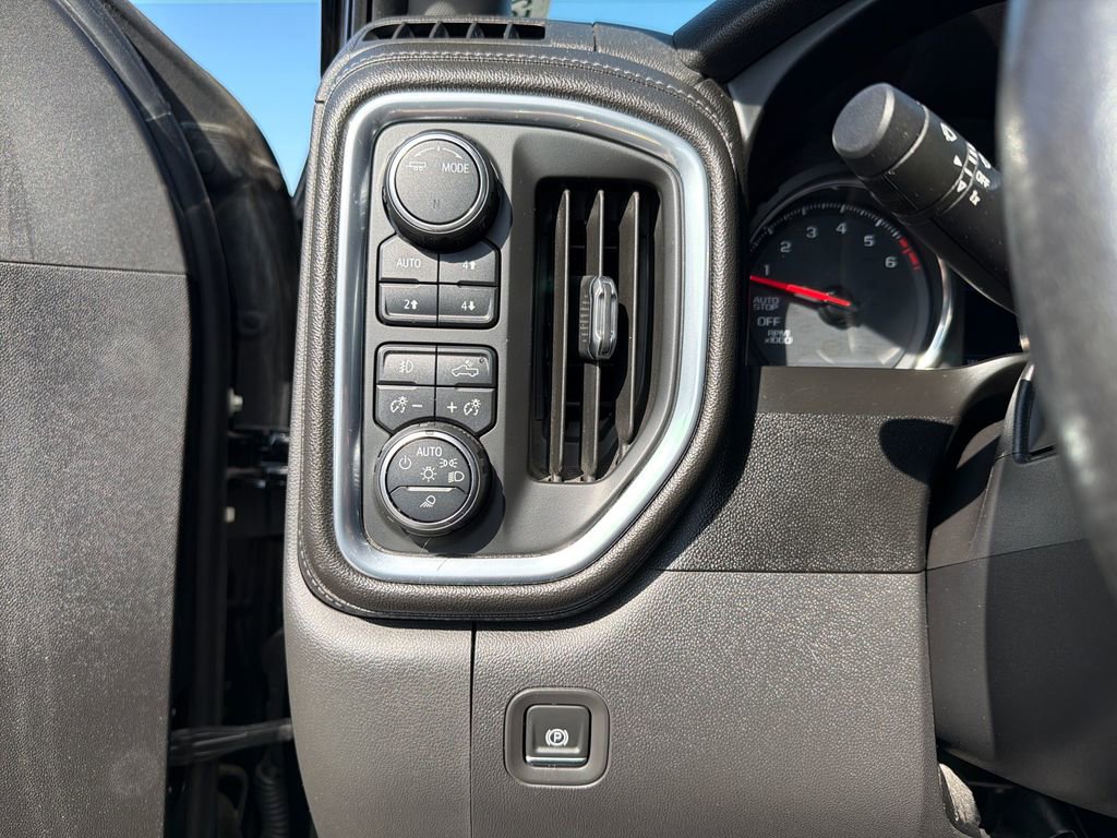 Used 2020 Chevrolet Silverado 1500 LT Trail Boss image 32