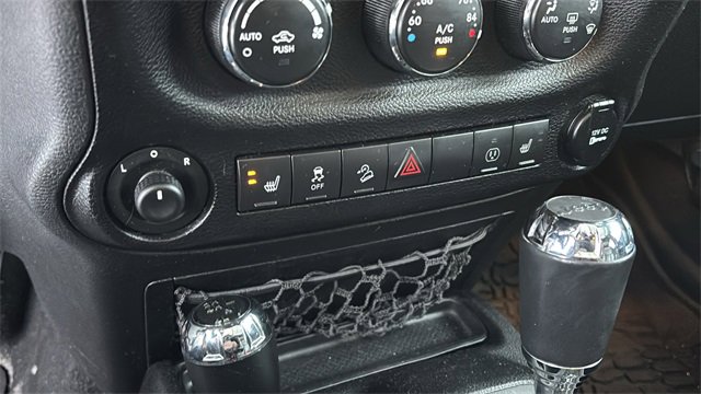 Used 2014 Jeep Wrangler Unlimited Sahara w/ Connectivity Group image 16