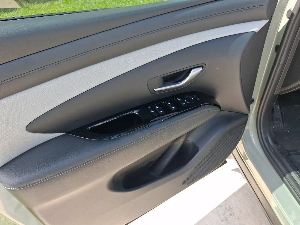 Used 2025 Hyundai Santa Cruz SEL FWD image 14