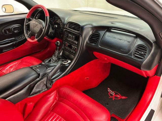 Used 2001 Chevrolet Corvette Convertible w/ Preferred Equipment Group2 RWD image 17