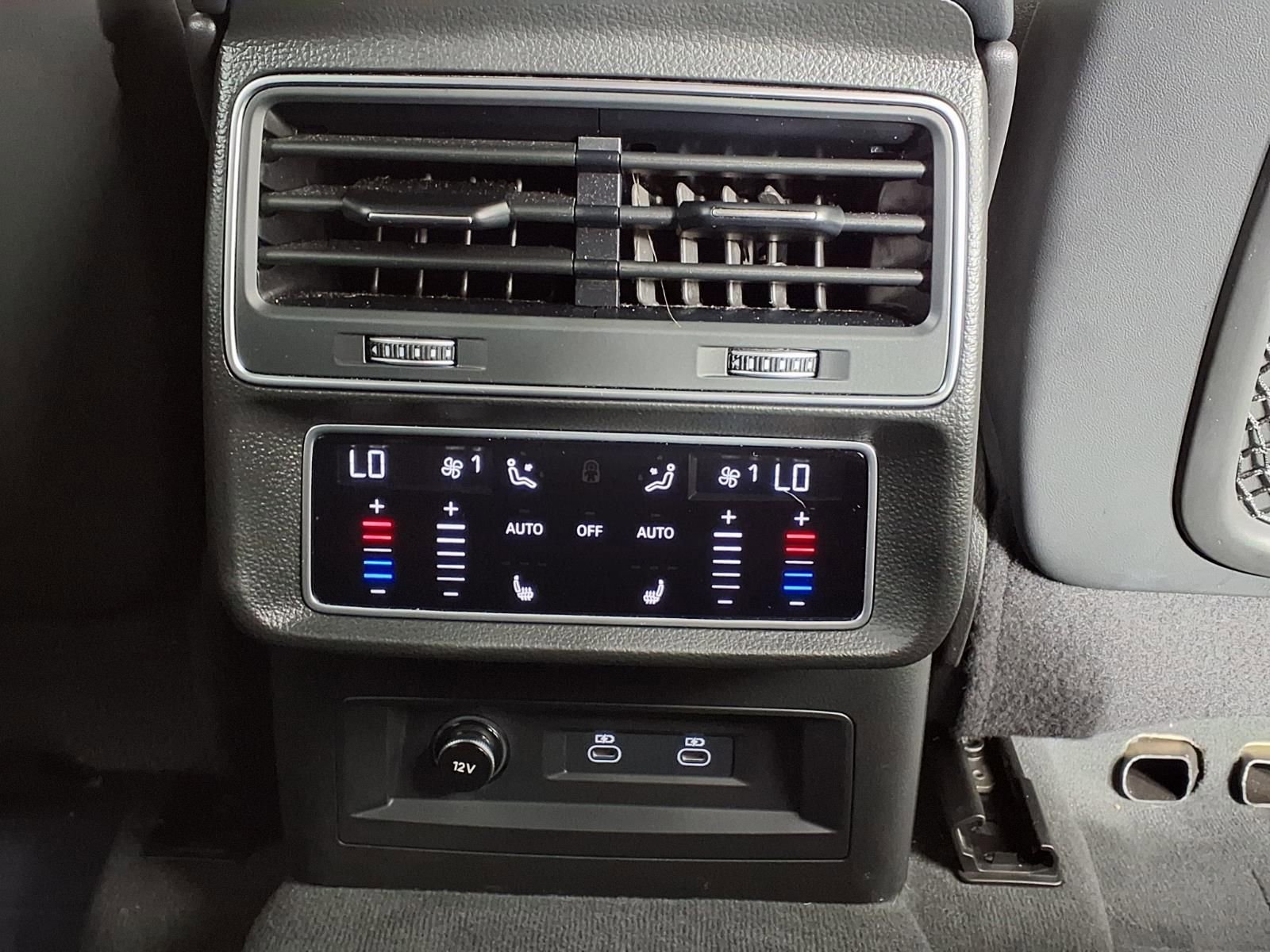 Used 2023 Audi Q8 Prestige image 12