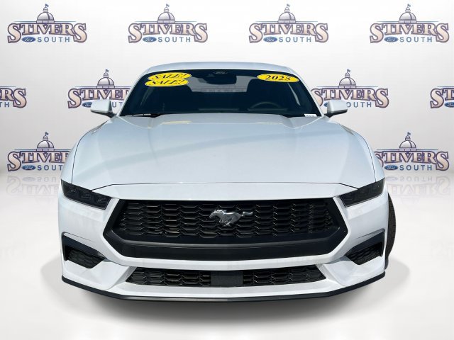 Used 2025 Ford Mustang Coupe RWD image 8