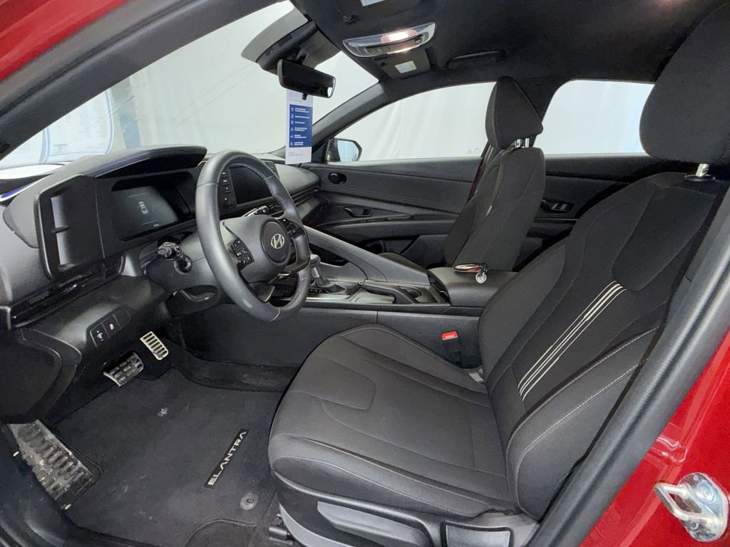 Used 2025 Hyundai Elantra Sport w/ Cargo Package image 11