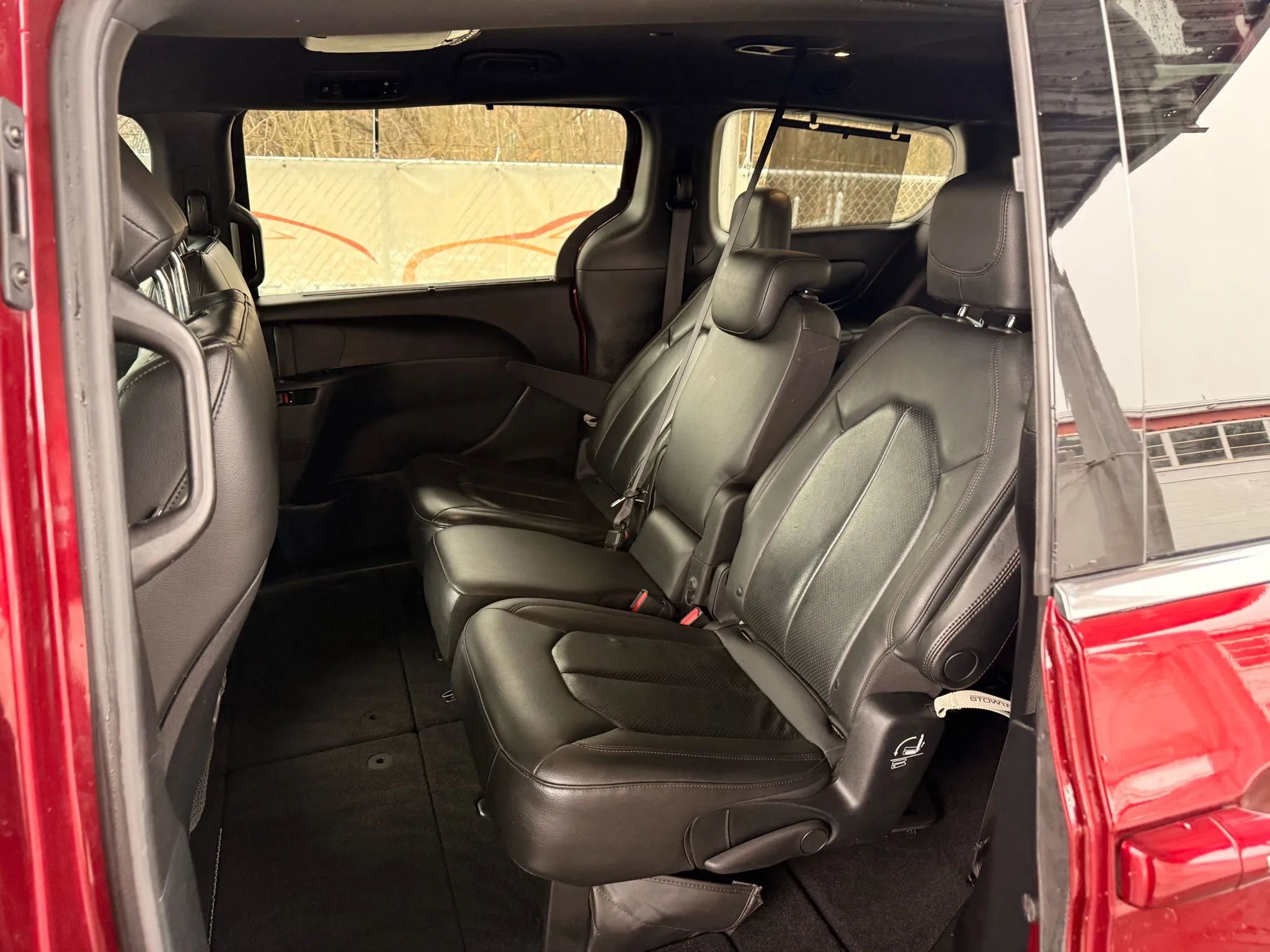 Used 2020 Chrysler Pacifica Touring-L image 17