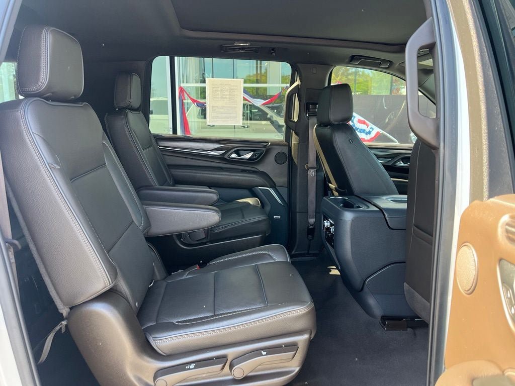 Used 2021 GMC Yukon XL Denali w/ Denali Premium Package AWD/4WD image 18