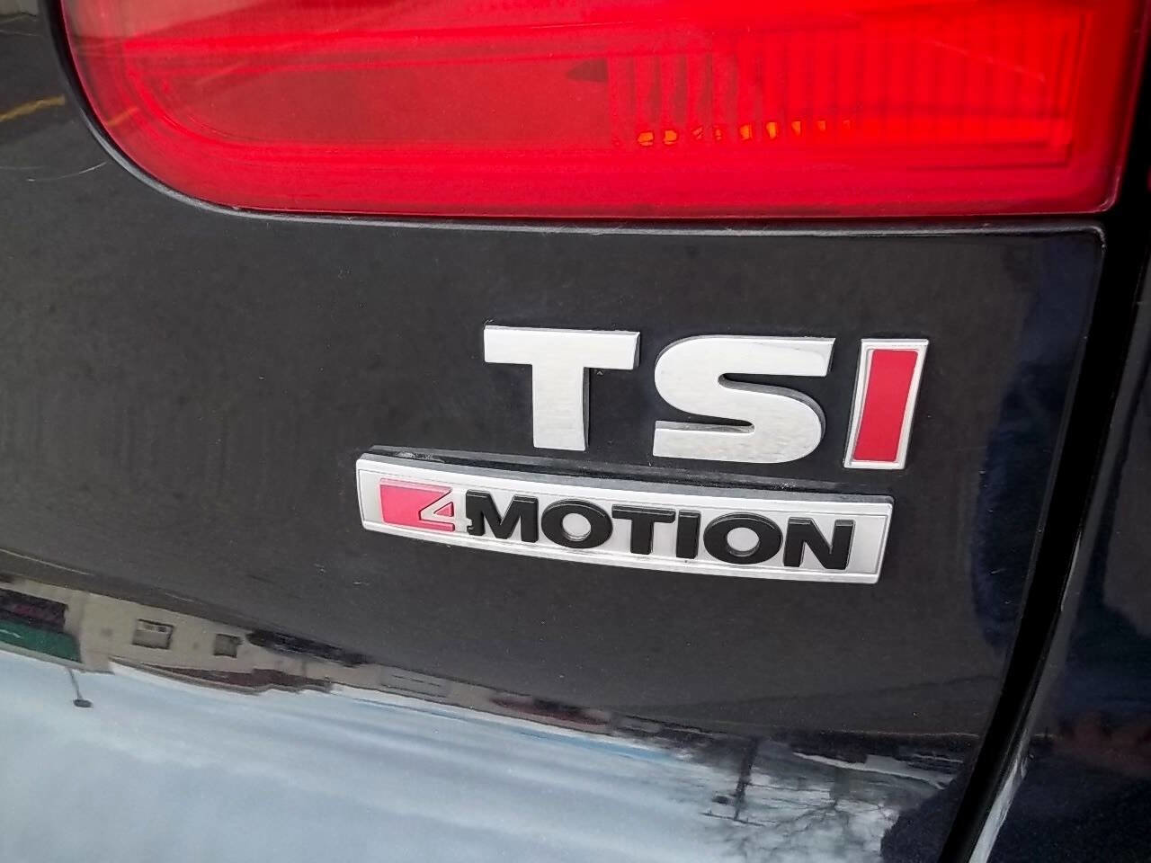 Used 2017 Volkswagen Tiguan Sport image 24