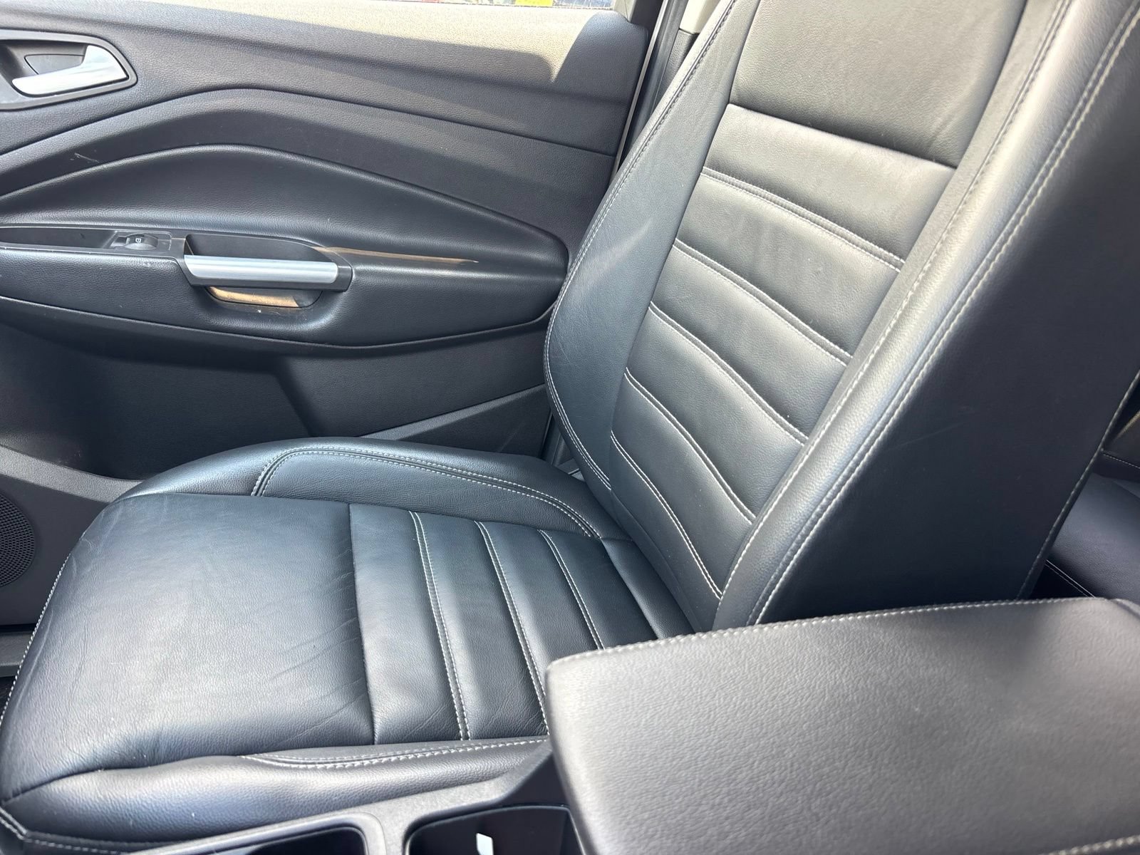 Used 2019 Ford Escape Titanium AWD/4WD image 10