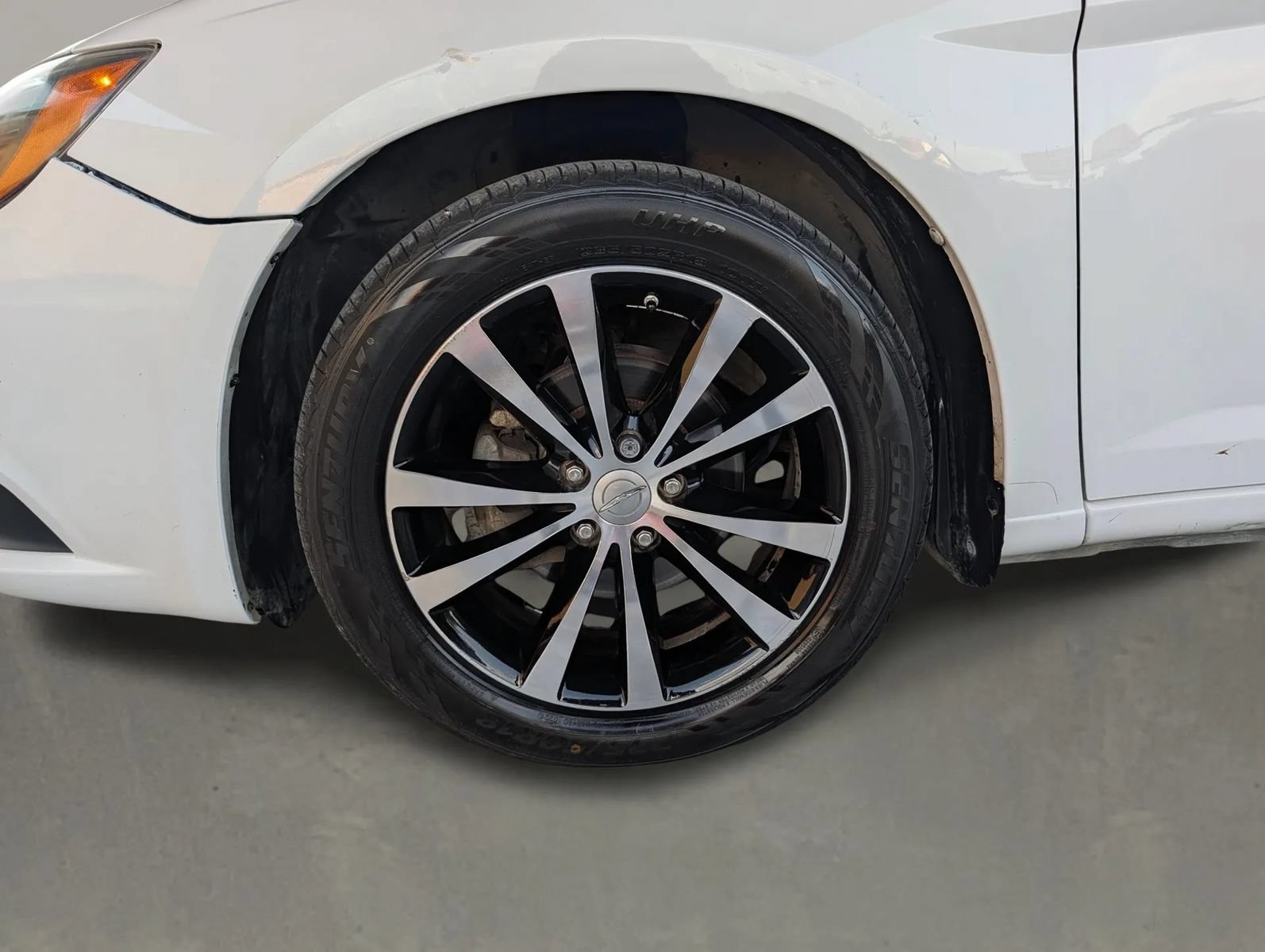 Used 2012 Chrysler 200 S FWD image 10