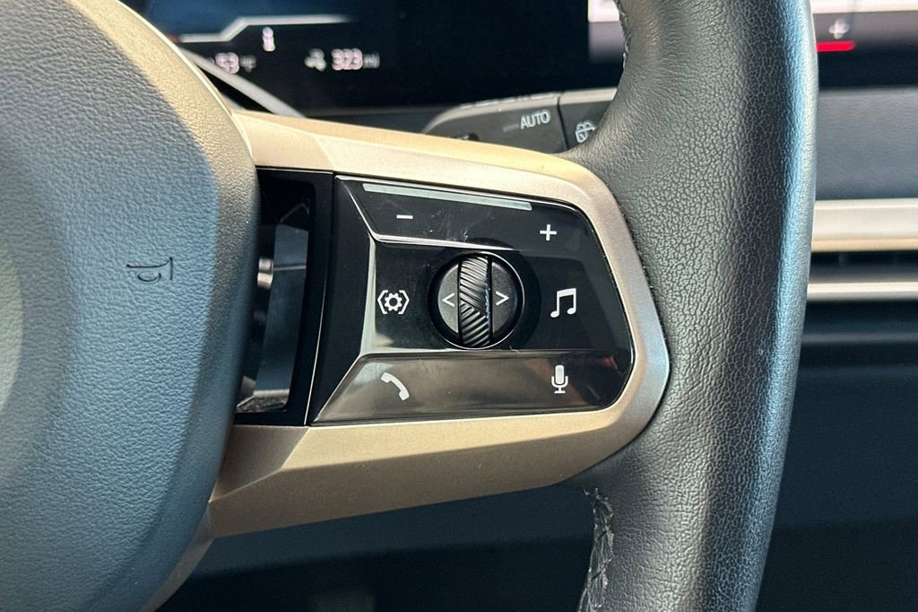 Used 2024 BMW iX xDrive50 w/ Premium Package image 29