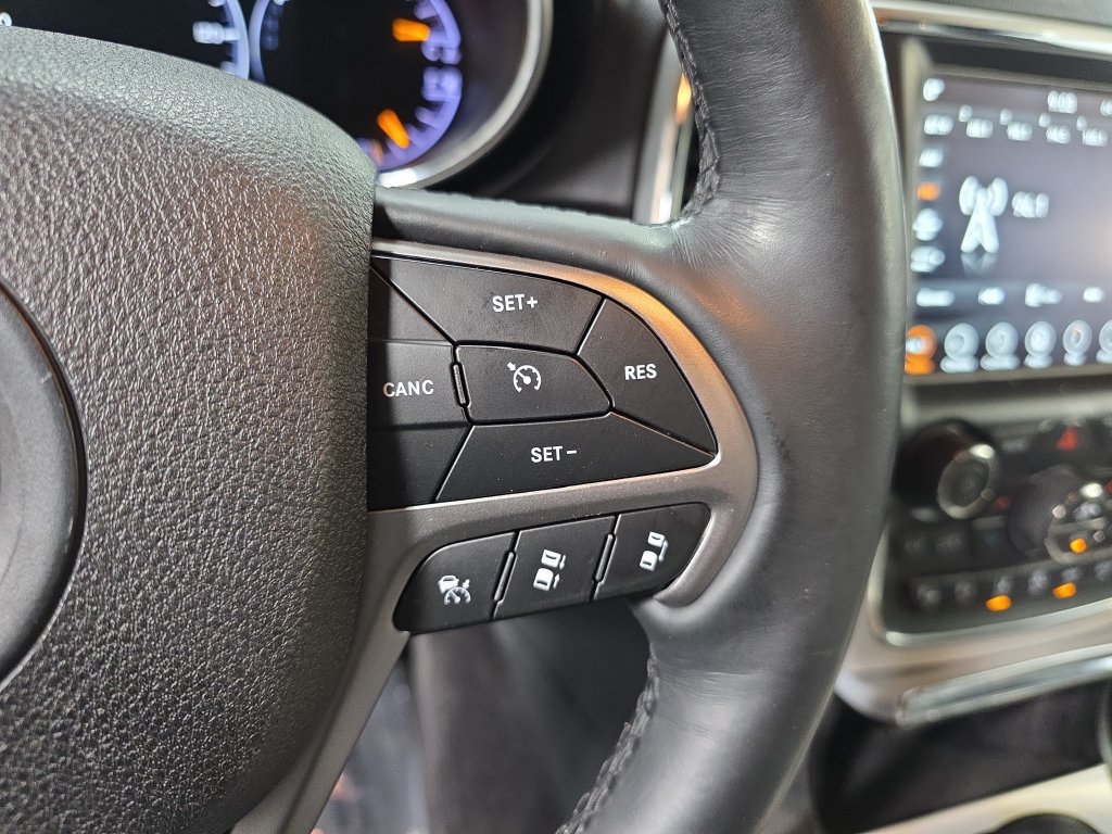 Used 2018 Jeep Grand Cherokee Limited AWD/4WD image 18