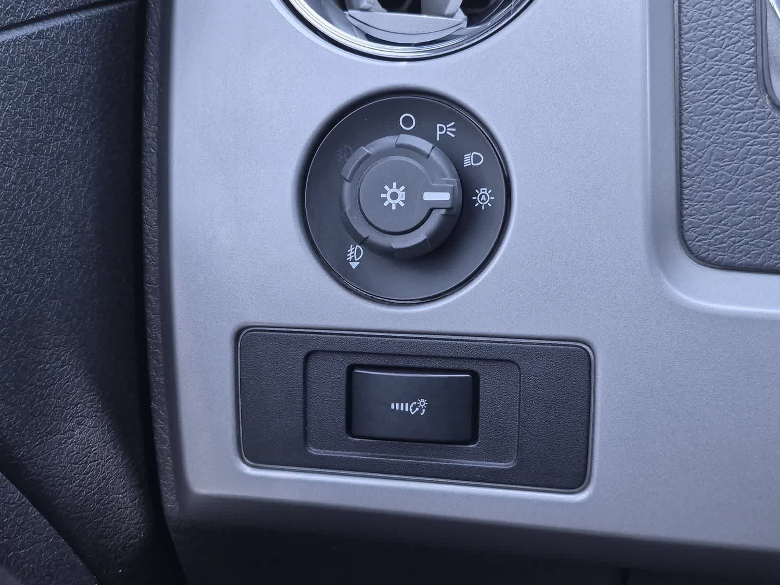 Used 2012 Ford F150 Lariat w/ Lariat Chrome Pkg AWD/4WD image 28