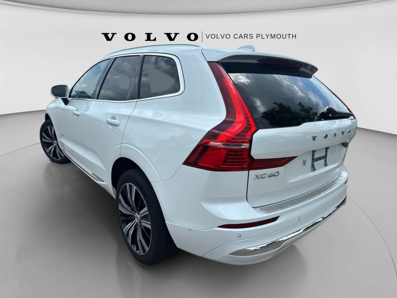 Used 2023 Volvo XC60 B5 Plus w/ Climate Package AWD/4WD image 5