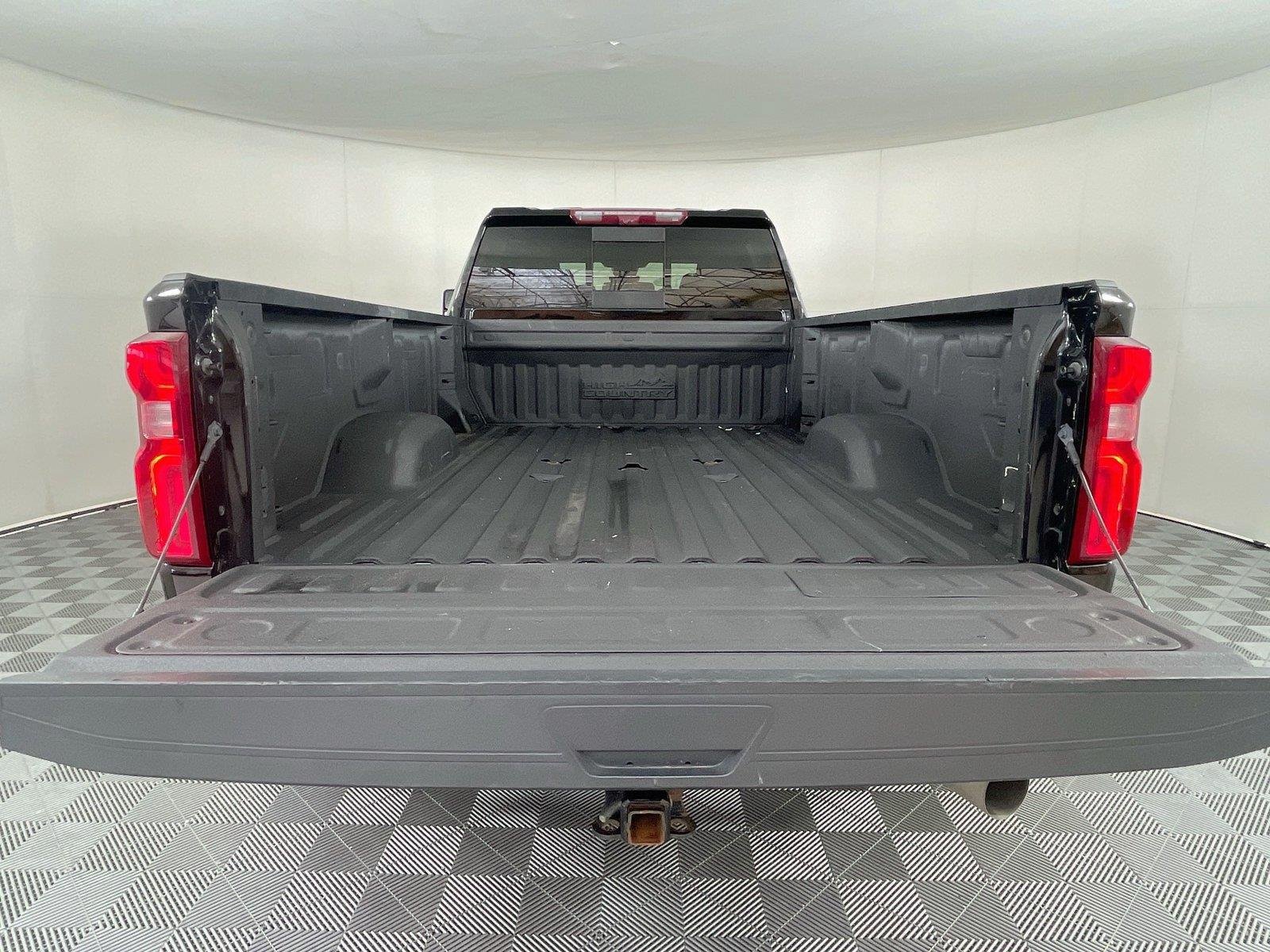 Used 2024 Chevrolet Silverado 3500 High Country w/ High Country Premium Package AWD/4WD image 27
