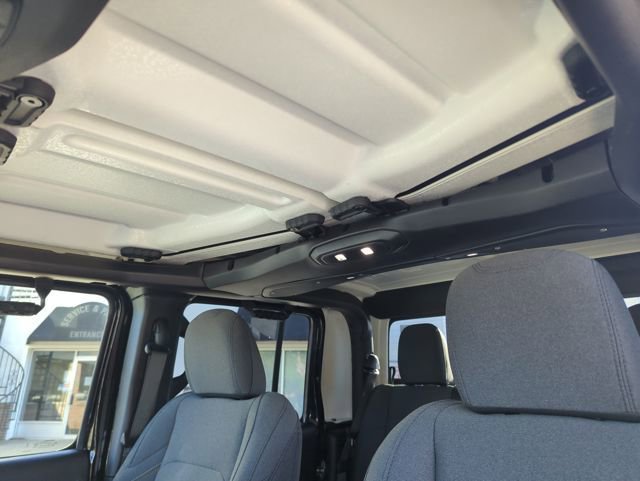 New 2025 Jeep Gladiator Sport image 24