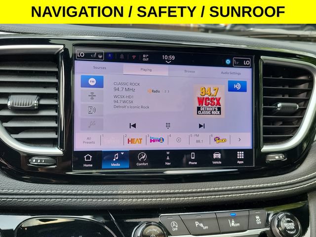 Used 2025 Chrysler Pacifica Limited FWD image 16