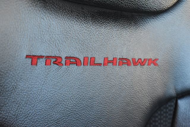 Used 2025 Jeep Compass Trailhawk image 16