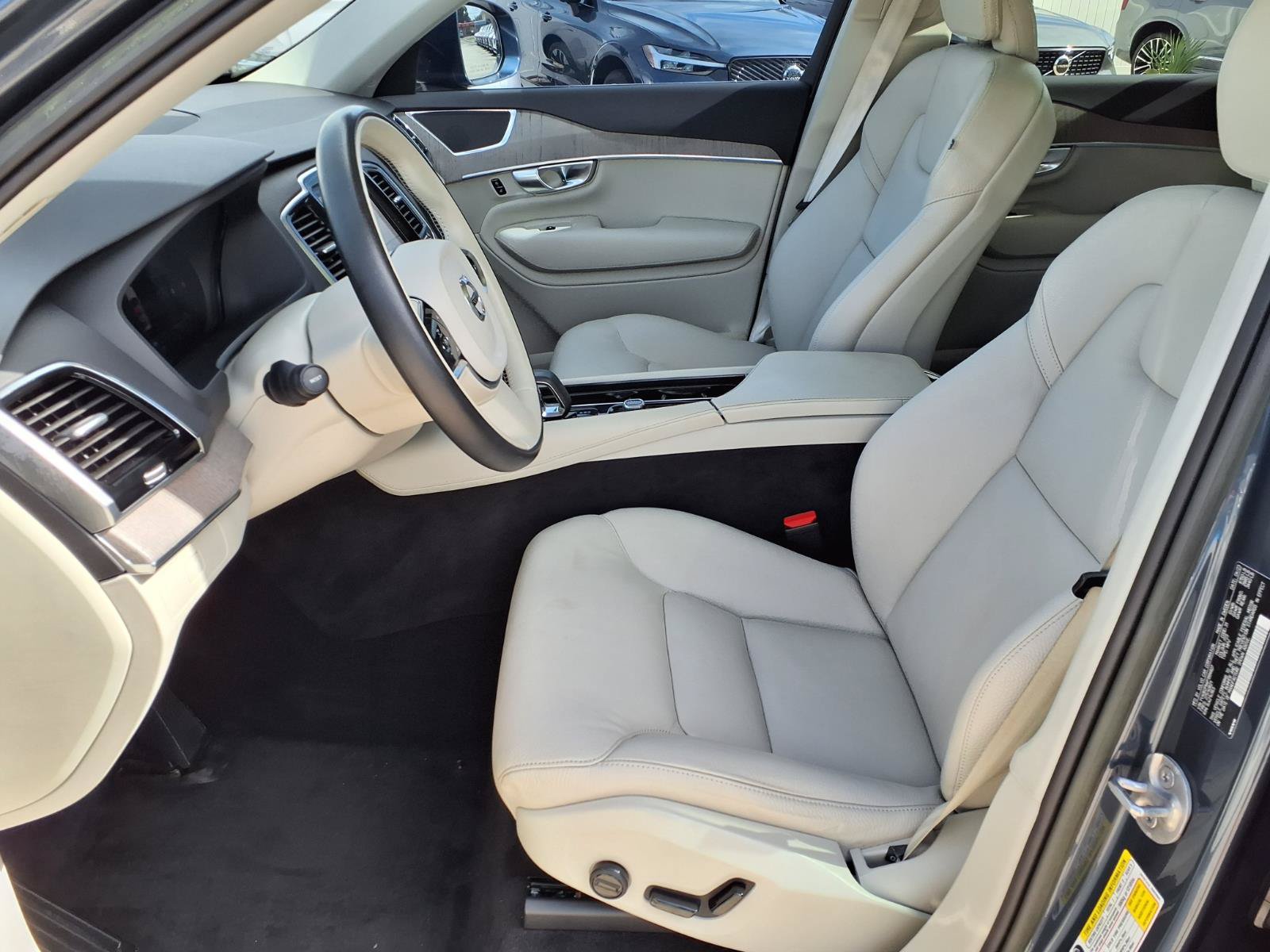 Certified 2023 Volvo XC90 B6 Plus AWD/4WD image 21