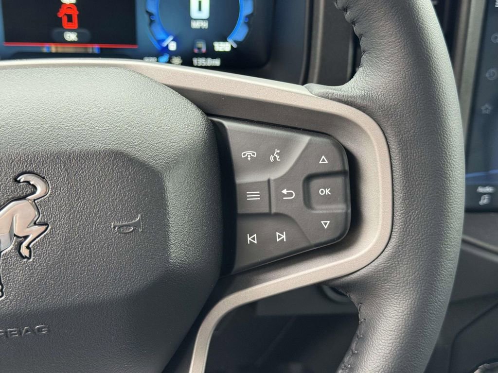 New 2025 Ford Bronco Badlands image 11