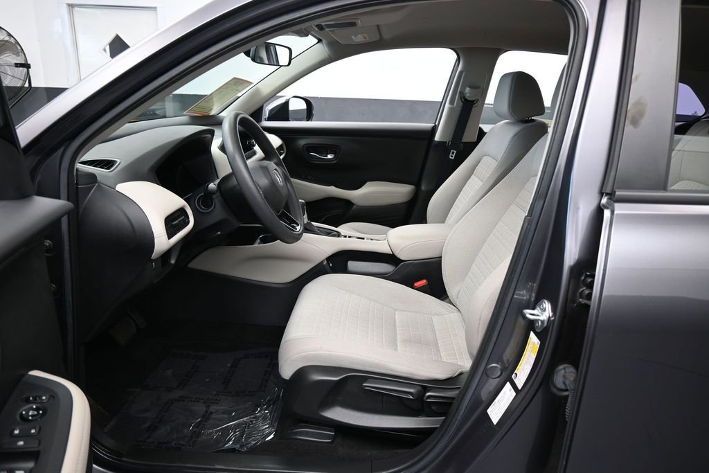 Used 2023 Honda HR-V LX image 11