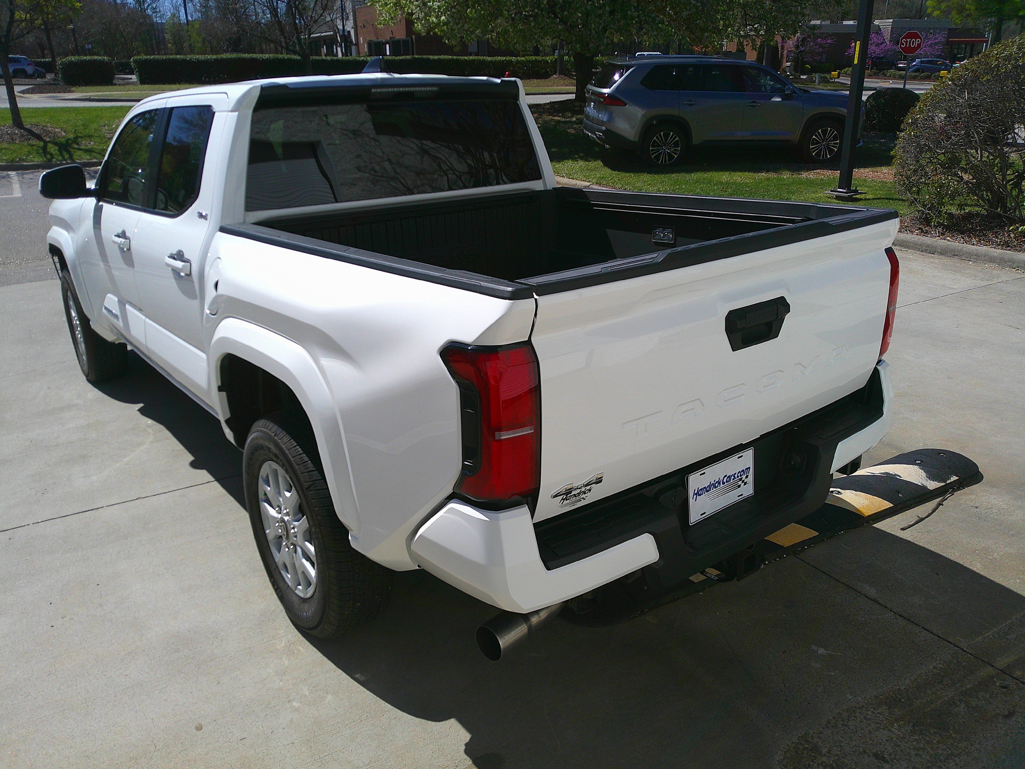 Used 2025 Toyota Tacoma SR5 image 9