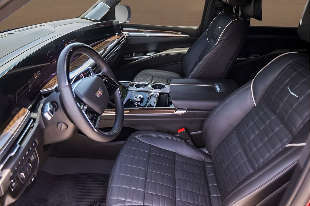 Certified 2025 Cadillac Escalade ESV Sport Platinum AWD/4WD image 9