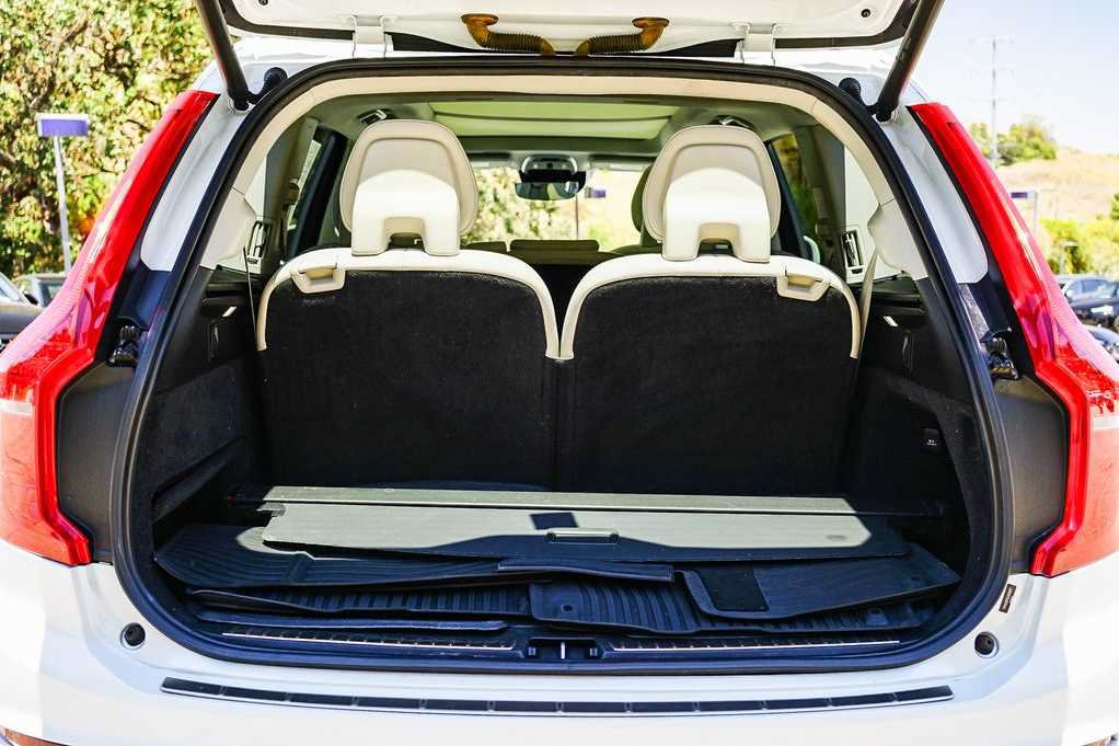 Used 2018 Volvo XC90 T6 Momentum w/ Convenience Package AWD/4WD image 27