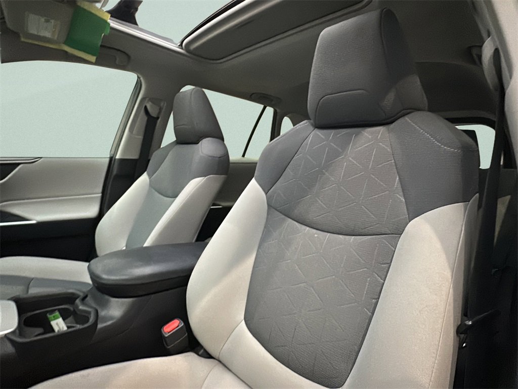 Used 2019 Toyota RAV4 XLE image 9