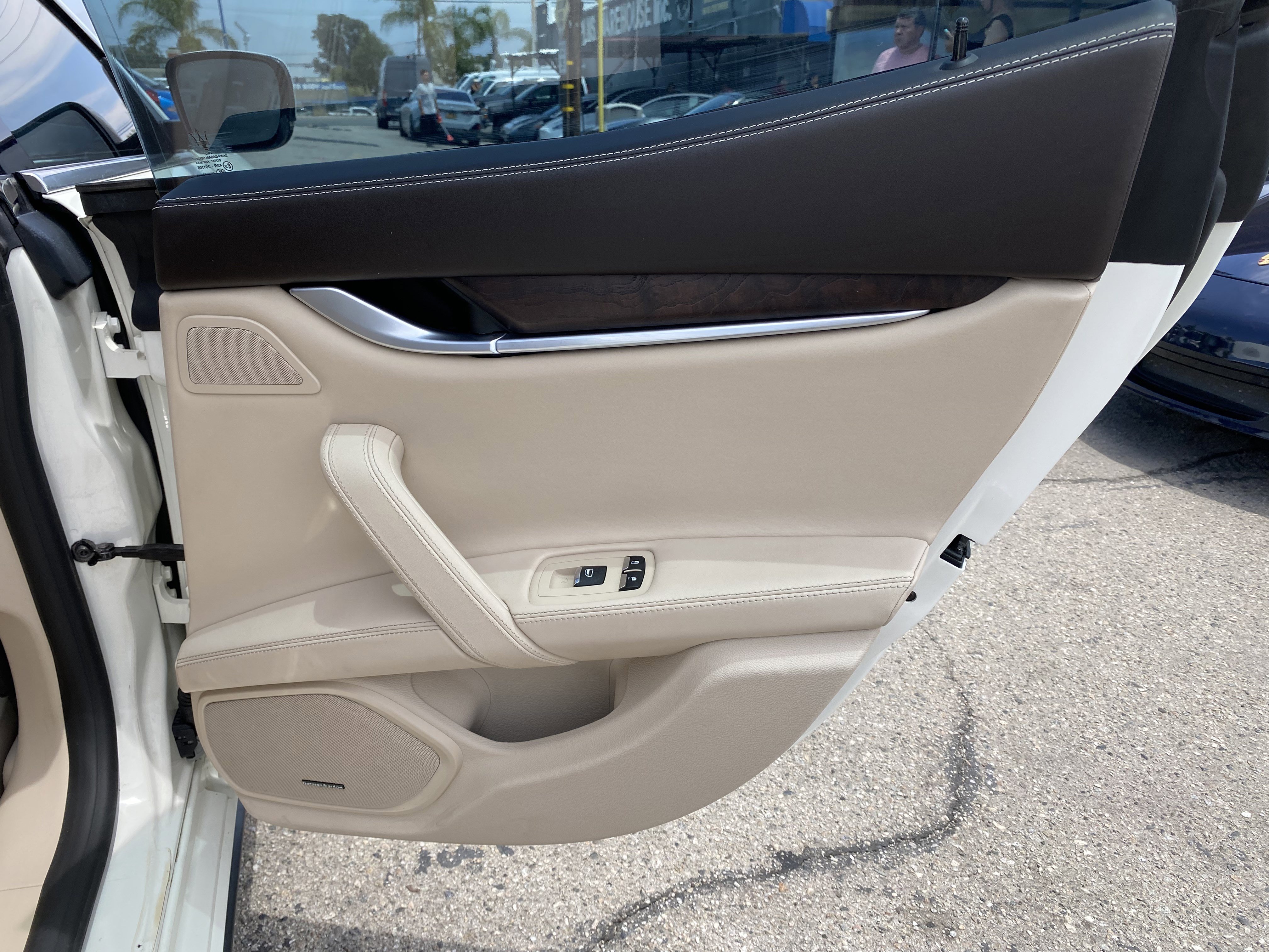 Used 2016 Maserati Ghibli RWD image 22