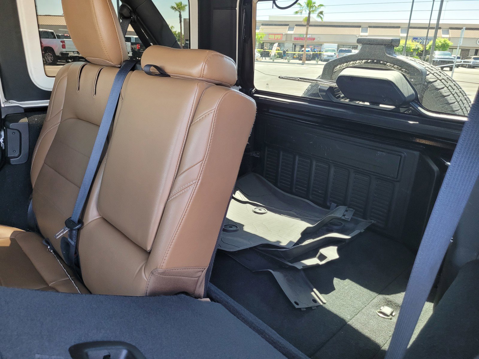 Used 2022 Jeep Wrangler Unlimited Sahara image 12