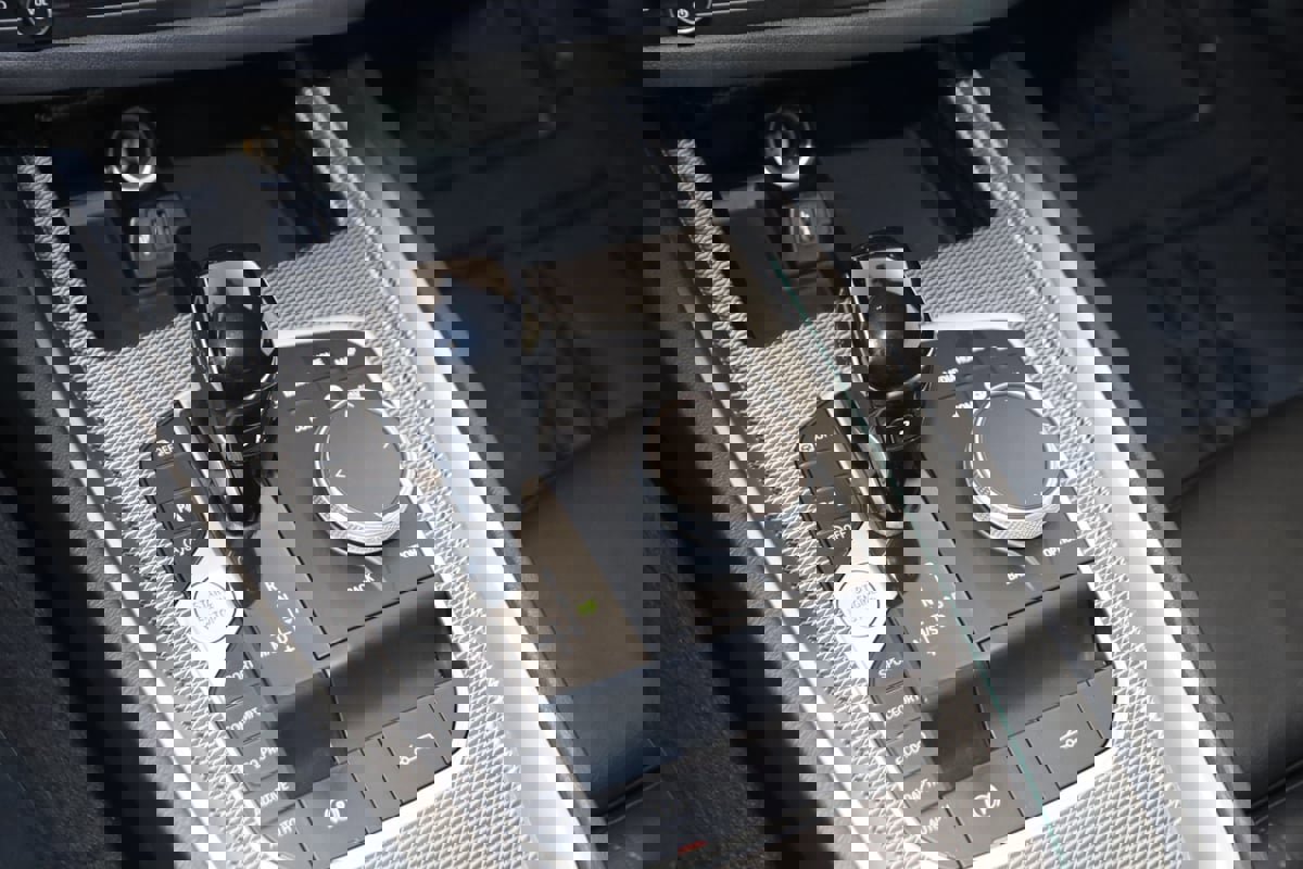 Used 2022 BMW Z4 M40i w/ Premium Package image 40