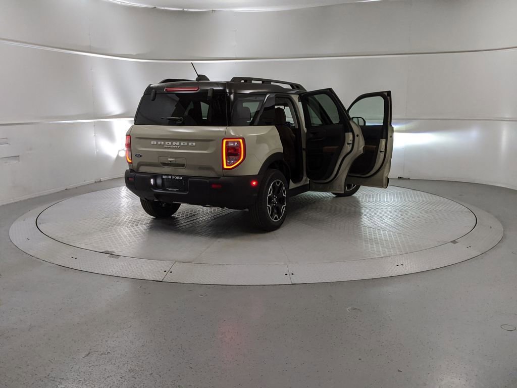 New 2025 Ford Bronco Sport Outer Banks image 9