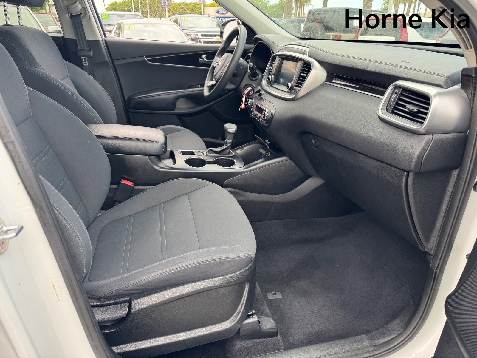 Used 2019 Kia Sorento LX image 26